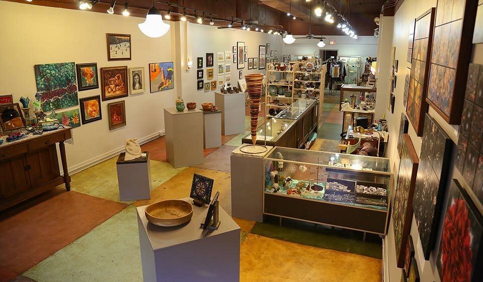 Explore Local Shops and Art Boutiques: Credit: https://www.tripadvisor.com/
