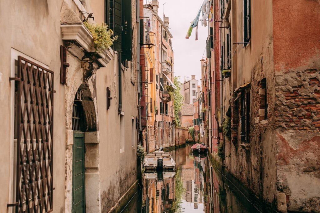 Venice Off the Beaten Track. Image credit: https://waystours.com/ 