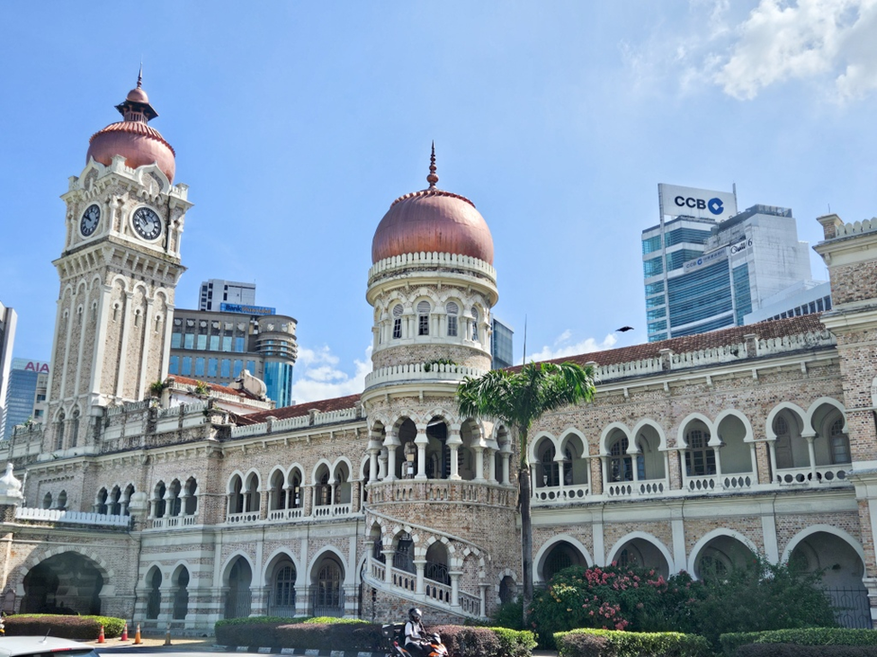 Merdeka Square. Image credit : https://travellinghan.com/  