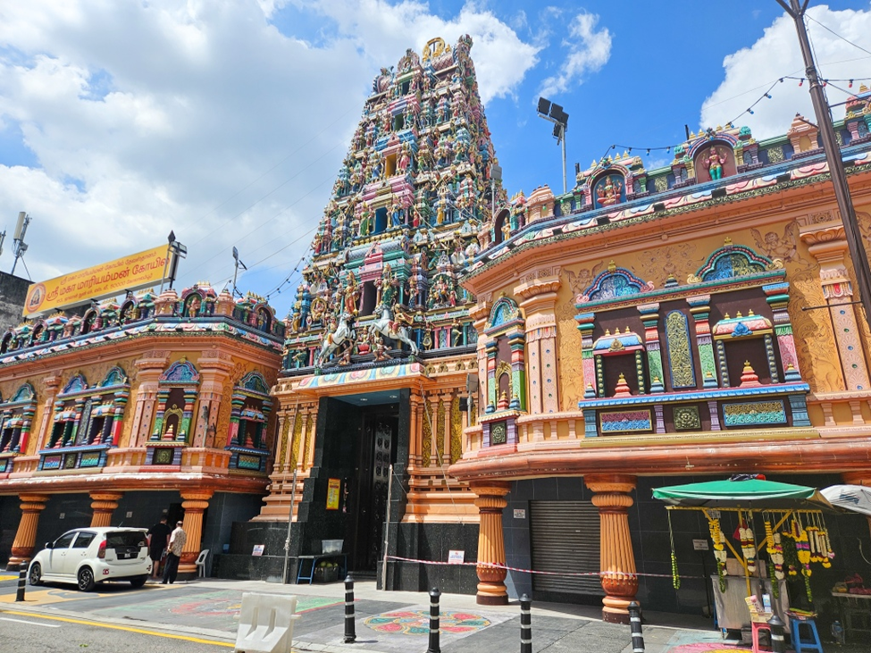 Sri Maha Mariamman Temple : Image credit : https://travellinghan.com/  