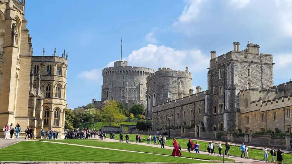 Windsor Castle. Image Credit: https://centraljersey.com/uk/london-road-trips/ 